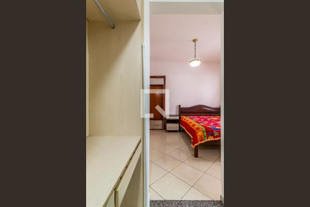 Casa à venda com 450m², 6 quartos e 4 vagasSuíte 1 - Closet