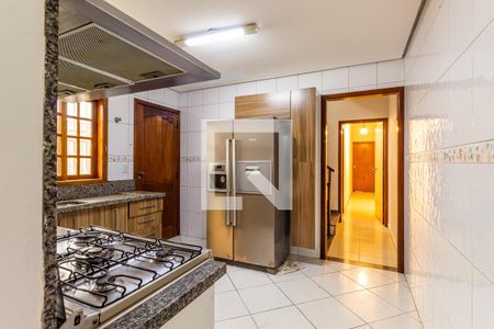 Casa à venda com 450m², 6 quartos e 4 vagasCozinha