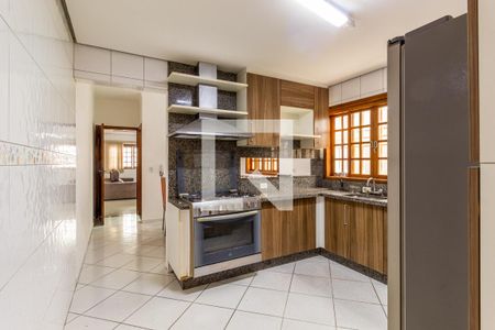 Casa à venda com 450m², 6 quartos e 4 vagasCozinha