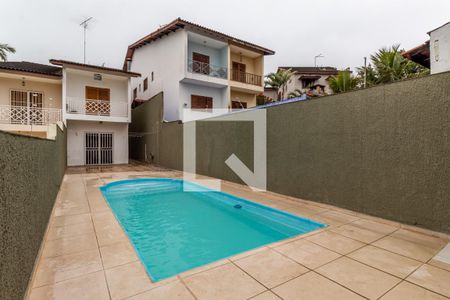 Casa à venda com 450m², 6 quartos e 4 vagasÁrea comum - Piscina