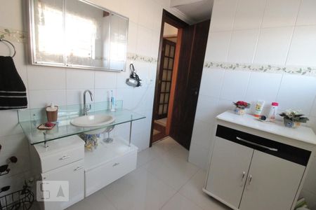 Banheiro de casa à venda com 3 quartos, 300m² em Vila Espanhola, São Paulo