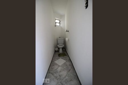 Casa à venda com 300m², 3 quartos e 3 vagasBanheiro depósito