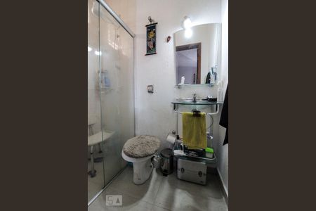 Suíte Quarto 1 de casa à venda com 3 quartos, 300m² em Vila Espanhola, São Paulo