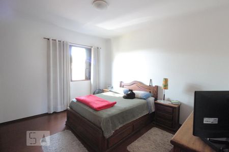 Quarto 2 de casa à venda com 3 quartos, 300m² em Vila Espanhola, São Paulo