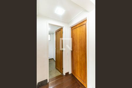 Corredor de apartamento à venda com 3 quartos, 210m² em Santa Cecília, São Paulo