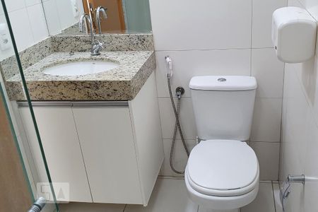 Studio para alugar com 35m², 1 quarto e 1 vaga Studio para alugar com 35m², 1 quarto e 1 vagaBanheiro