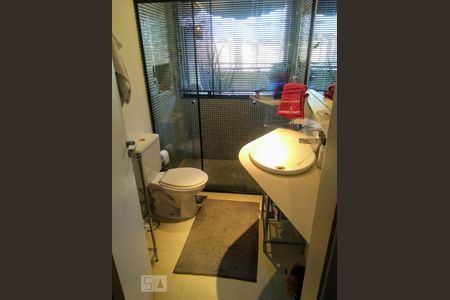 banheiro de apartamento para alugar com 1 quarto, 73m² em Paraíso do Morumbi, São Paulo