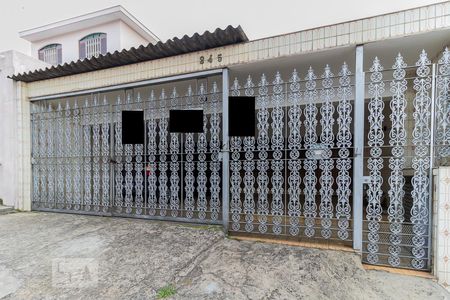 Casa à venda com 200m², 3 quartos e 4 vagas Casa à venda com 200m², 3 quartos e 4 vagasFachada