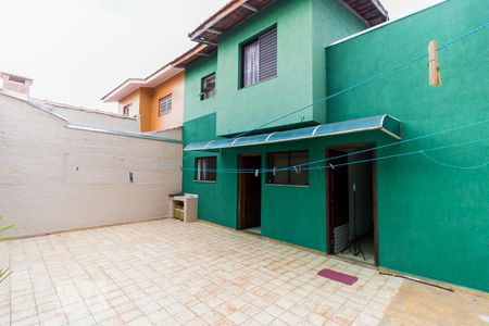 Casa à venda com 200m², 3 quartos e 4 vagas Casa à venda com 200m², 3 quartos e 4 vagasQuintal