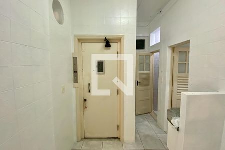 Apartamento para alugar com 143m², 3 quartos e sem vaga Apartamento para alugar com 143m², 3 quartos e sem vagaÁrea de Serviço - Elevador privativo