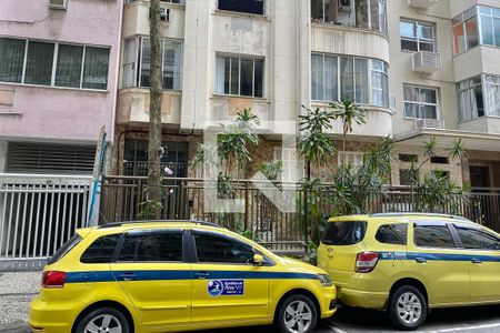 Apartamento para alugar com 143m², 3 quartos e sem vaga Apartamento para alugar com 143m², 3 quartos e sem vagaFachada