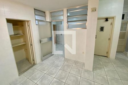 Apartamento para alugar com 143m², 3 quartos e sem vaga Apartamento para alugar com 143m², 3 quartos e sem vagaÁrea de Serviço