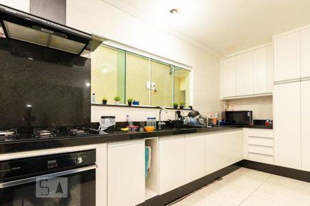 Casa à venda com 235m², 4 quartos e 2 vagasCozinha