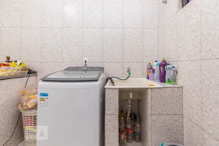 Casa à venda com 235m², 4 quartos e 2 vagasÁrea de serviço