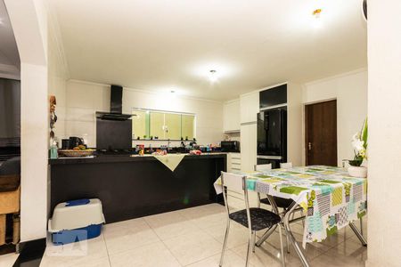 Casa à venda com 235m², 4 quartos e 2 vagasCozinha