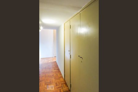 Closet suíte  de apartamento para alugar com 3 quartos, 96m² em Vila Olímpia, São Paulo