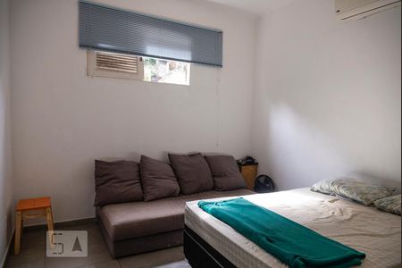 Quarto de Apartamento com 1 quarto, 32m² Copacabana