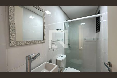 Banheiro de apartamento para alugar com 1 quarto, 50m² em Água Verde, Curitiba