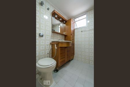 Banheiro de apartamento para alugar com 2 quartos, 60m² em Campo Belo, São Paulo
