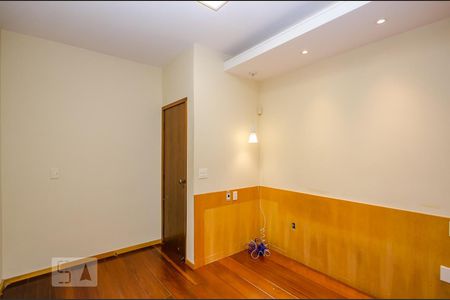 Casa à venda com 380m², 4 quartos e 4 vagasSuíte 2