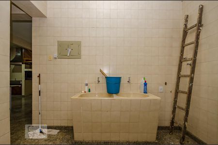 Casa à venda com 380m², 4 quartos e 4 vagasÁrea de Serviço