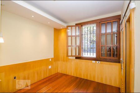 Casa à venda com 380m², 4 quartos e 4 vagasSuíte 2