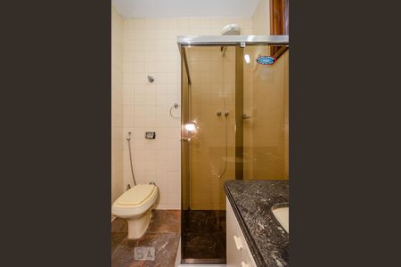 Casa à venda com 380m², 4 quartos e 4 vagasBanheiro Social