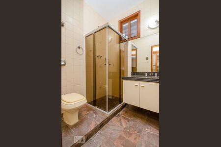 Casa à venda com 380m², 4 quartos e 4 vagasBanheiro Social