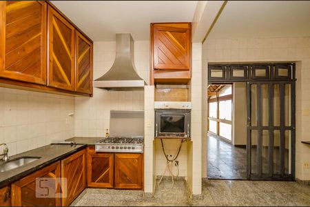 Casa à venda com 380m², 4 quartos e 4 vagasCozinha