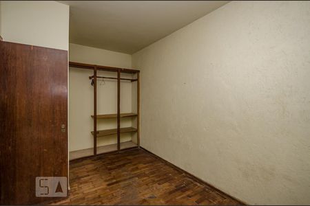 Casa à venda com 380m², 4 quartos e 4 vagasQuarto de Serviço