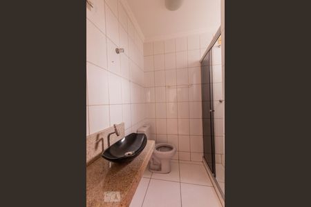 Banheiro de apartamento para alugar com 2 quartos, 65m² em Rio Branco, Belo Horizonte