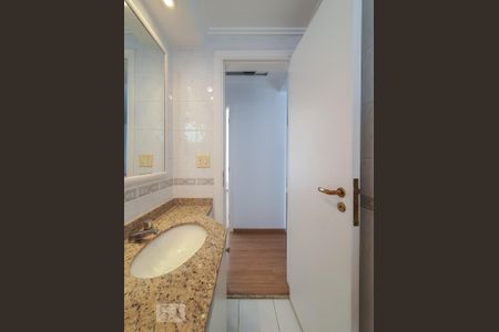 Apartamento para alugar com 62m², 2 quartos e 2 vagas Apartamento para alugar com 62m², 2 quartos e 2 vagasBanheiro