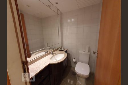 Apartamento à venda com 160m², 4 quartos e 2 vagas Apartamento à venda com 160m², 4 quartos e 2 vagasLavabo