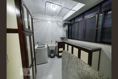 Apartamento à venda com 160m², 4 quartos e 2 vagas Apartamento à venda com 160m², 4 quartos e 2 vagasÁrea de Serviço