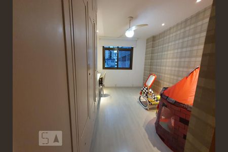 Apartamento à venda com 160m², 4 quartos e 2 vagas Apartamento à venda com 160m², 4 quartos e 2 vagasSuíte 2