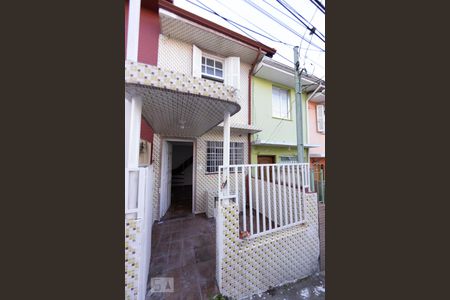 Casa à venda com 80m², 2 quartos e sem vaga Casa à venda com 80m², 2 quartos e sem vagaFachada