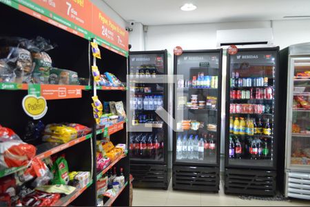 Apartamento para alugar com 33m², 1 quarto e sem vagaMini Mercado