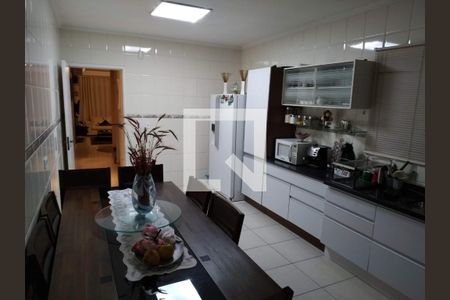Casa à venda com 270m², 3 quartos e 2 vagasCozinha