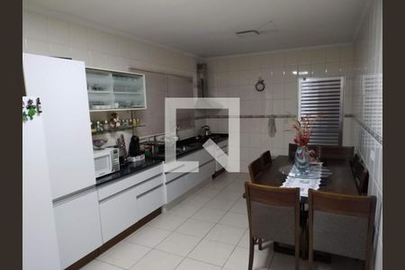 Casa à venda com 270m², 3 quartos e 2 vagasCozinha