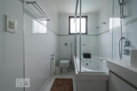 Apartamento para alugar com 147m², 3 quartos e 2 vagas Apartamento para alugar com 147m², 3 quartos e 2 vagasBanheiro Suíte 1