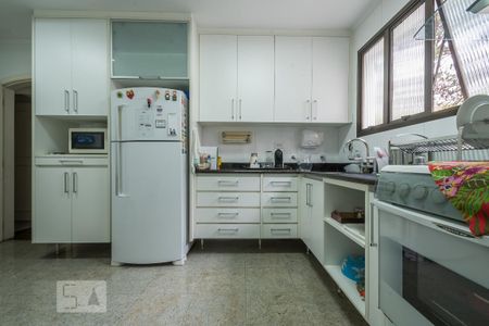 Apartamento para alugar com 147m², 3 quartos e 2 vagas Apartamento para alugar com 147m², 3 quartos e 2 vagasCozinha