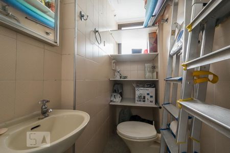 Apartamento para alugar com 147m², 3 quartos e 2 vagas Apartamento para alugar com 147m², 3 quartos e 2 vagasBanheiro de Serviço