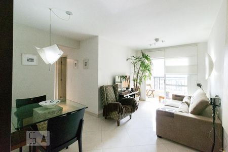 Sala de apartamento para alugar com 2 quartos, 72m² em Indianópolis, São Paulo