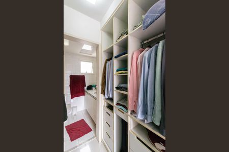 Closet de apartamento para alugar com 2 quartos, 72m² em Indianópolis, São Paulo