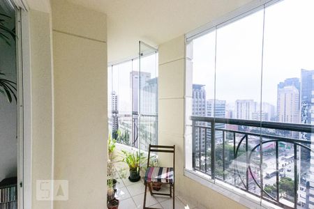 Varanda de apartamento para alugar com 2 quartos, 72m² em Indianópolis, São Paulo