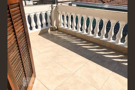 Casa à venda com 125m², 4 quartos e 2 vagas Casa à venda com 125m², 4 quartos e 2 vagasVaranda