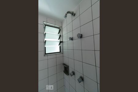 Banheiro social de apartamento para alugar com 1 quarto, 76m² em Pinheiros, São Paulo
