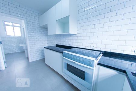 Cozinha de apartamento para alugar com 2 quartos, 55m² em Pinheiros, São Paulo