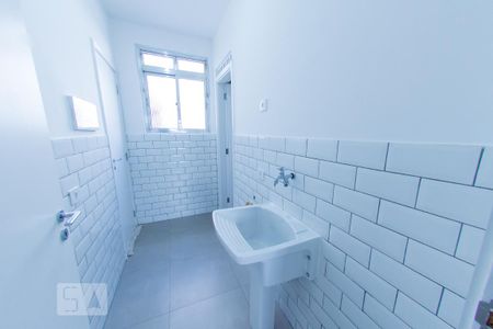 Área de Serviço de apartamento para alugar com 2 quartos, 55m² em Pinheiros, São Paulo