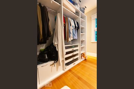 Apartamento à venda com 135m², 2 quartos e 1 vagaCloset